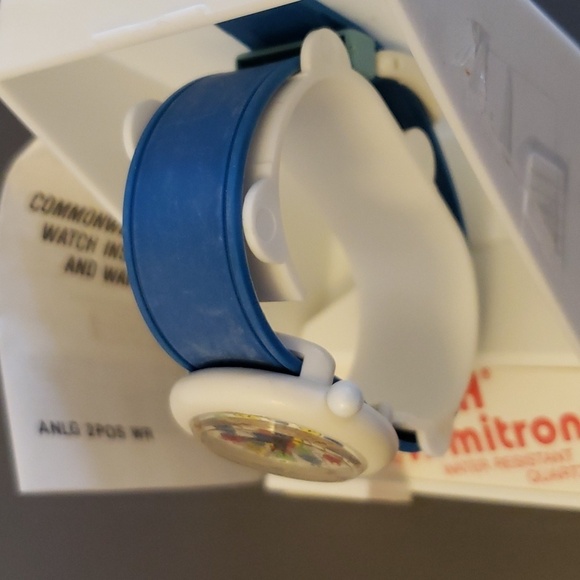 AWATCH BALLOON QUARTZ MOVEMENT SPORT WATCH W/BLUE BAND - Picture 3 of 5